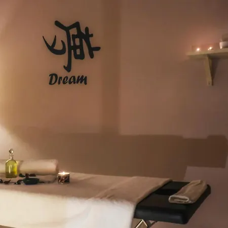 Lotus Center Apartment *
