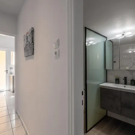 Apartment Lovely And Modern 3bd Close To Ampelokipoi Metro Athens
