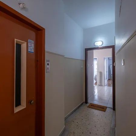 Lovely And Modern 3bd Close To Ampelokipoi Metro Apartment Athens