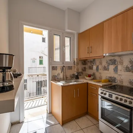 Lovely And Modern 3bd Close To Ampelokipoi Metro Athens