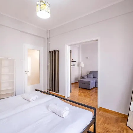 Lovely And Modern 3bd Close To Ampelokipoi Metro Apartment Athens