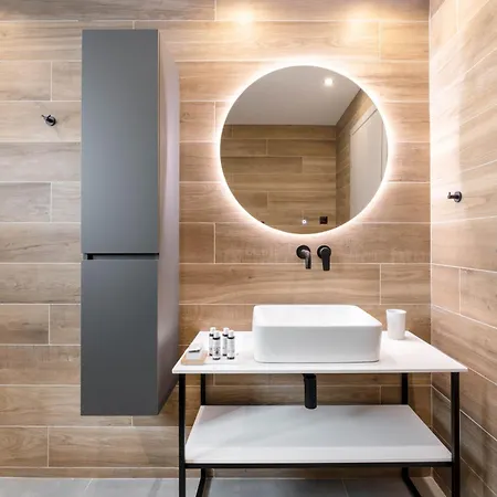 Comfort Oasis: Work-friendly Space W/fiber Net * Athens