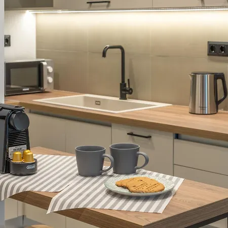 Comfort Oasis: Work-friendly Space W/fiber Net Apartment *