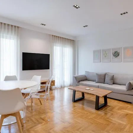 Comfort Oasis: Work-friendly Space W/fiber Net Apartment *