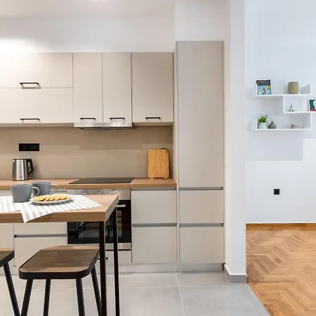 Comfort Oasis: Work-friendly Space W/fiber Net * Athens