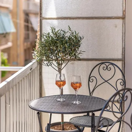 Comfort Oasis: Work-friendly Space W/fiber Net