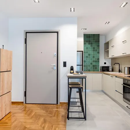Comfort Oasis: Work-friendly Space W/fiber Net *
