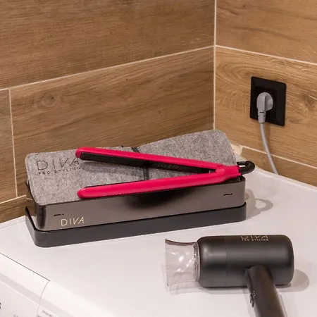 Comfort Oasis: Work-friendly Space W/fiber Net Apartment Athens