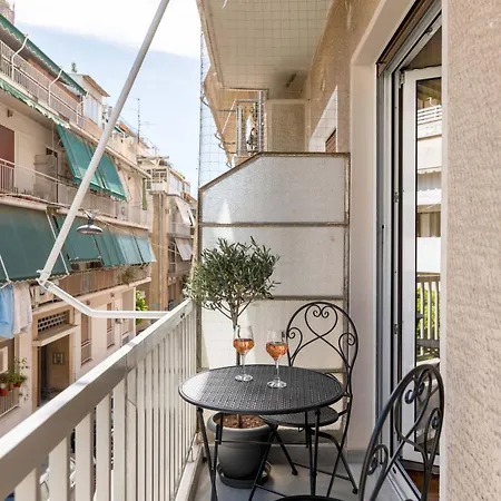 Comfort Oasis: Work-friendly Space W/fiber Net Apartment
