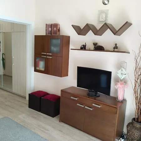 Apartment Svitlana , Metro Dafni *