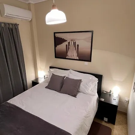 Apartment 4 Newly Renovated Charming Steps From Panormou Metro Station