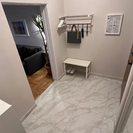 Apartment 4 Newly Renovated Charming Steps From Panormou Metro Station *