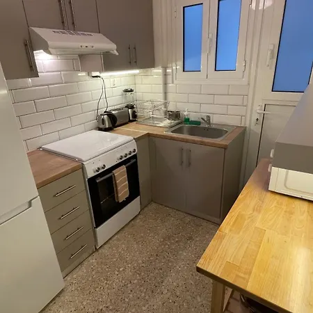 Apartment 4 Newly Renovated Charming Steps From Panormou Metro Station