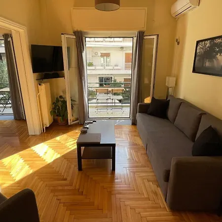 Apartment 4 Newly Renovated Charming Steps From Panormou Metro Station