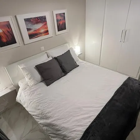 4 Newly Renovated Charming Steps From Panormou Metro Station * Athens