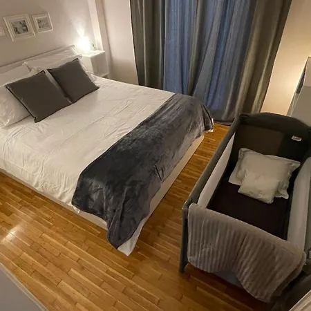 Apartment 4 Newly Renovated Charming Steps From Panormou Metro Station Athens