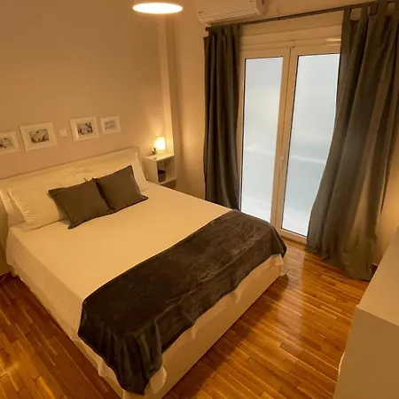 Apartment 4 Newly Renovated Charming Steps From Panormou Metro Station Athens
