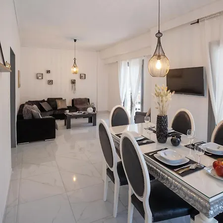 The Glyfada Apartment