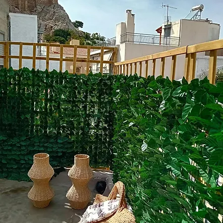 House In Plaka * Athens