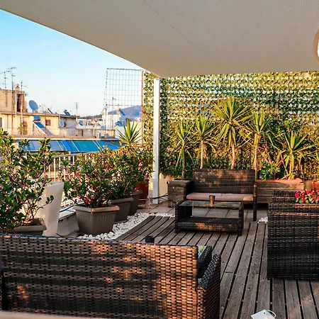 Bachelor Penthouse With Roof Garden Access, 15 M Walk To Acropolis Apartment Athens