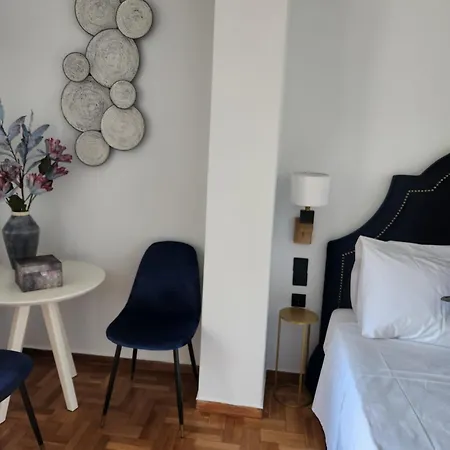 Bachelor Penthouse With Roof Garden Access, 15 M Walk To Acropolis Apartment *