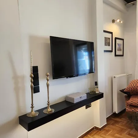 Bachelor Penthouse With Roof Garden Access, 15 M Walk To Acropolis Apartment Athens