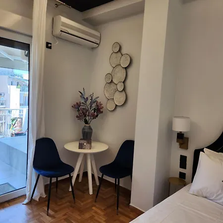 Bachelor Penthouse With Roof Garden Access, 15 M Walk To Acropolis Apartment