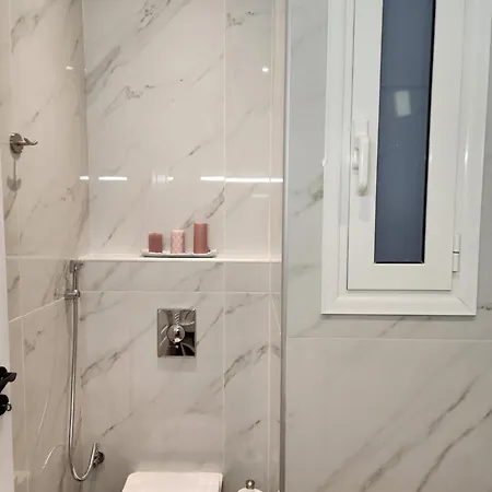 Bachelor Penthouse With Roof Garden Access, 15 M Walk To Acropolis