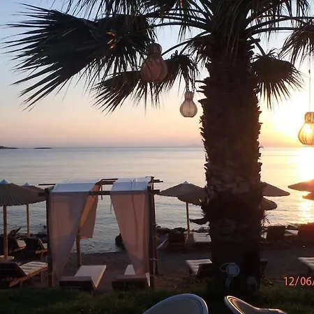 Riviera Garden Recluse, Close To Sea N Holiday home *
