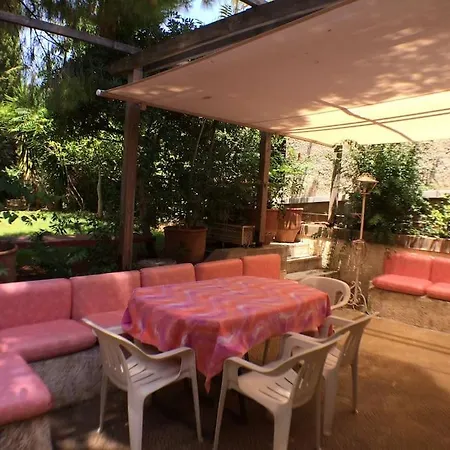 Riviera Garden Recluse, Close To Sea N Holiday home Athens