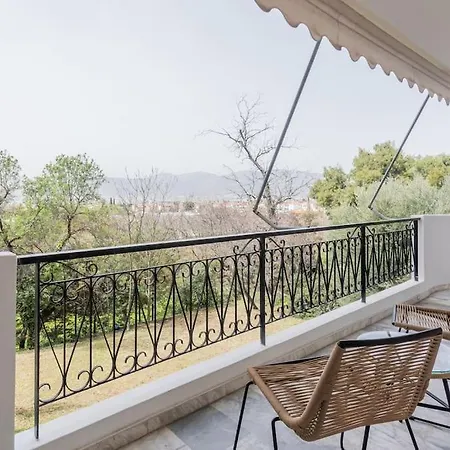 Chic & Luminous 3br In Kifisia By Upstreet * Athens