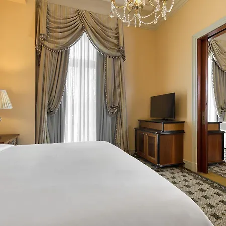Hotel Grande Bretagne, A Luxury Collection 5*