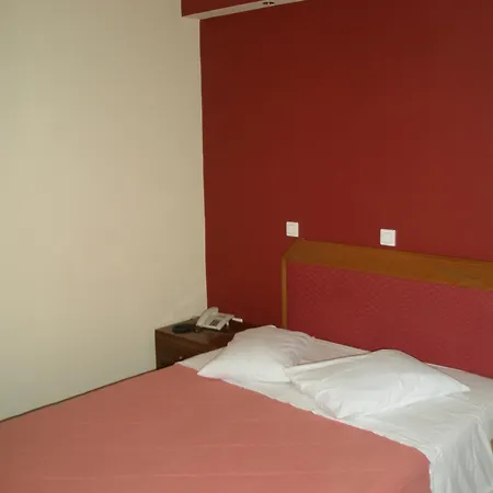 Economy Atenas