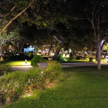 Vouliagmeni Riviera Center Between And Athens