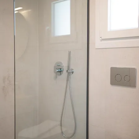 Private Rooftop - Acropolis View - Jacuzzi - Metro Αθήνα
