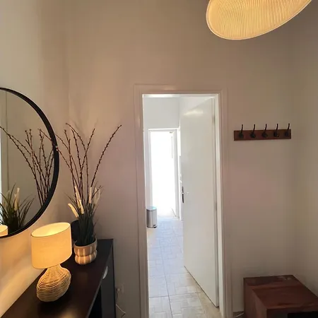 Cozy With Big Veranda Near Centre And Metro Tram Athens