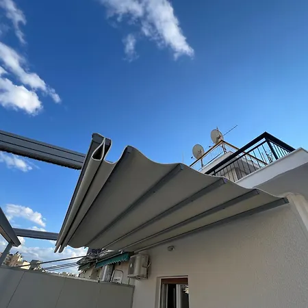 Apartment Cozy With Big Veranda Near Centre And Metro Tram *