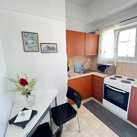 Apartment Cozy With Big Veranda Near Centre And Metro Tram Athens