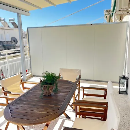 Apartment Cozy With Big Veranda Near Centre And Metro Tram Athens