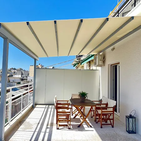 Apartment Cozy With Big Veranda Near Centre And Metro Tram