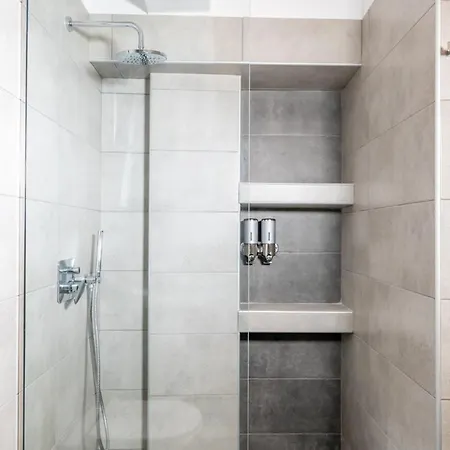 Apartment Iaira *