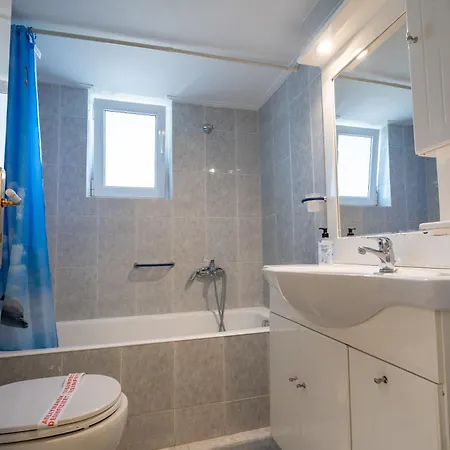 N.kosmos Metro St. 1 Bedroom 5 Pers Flat By Mps