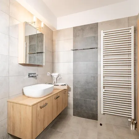 Apartment Iaira