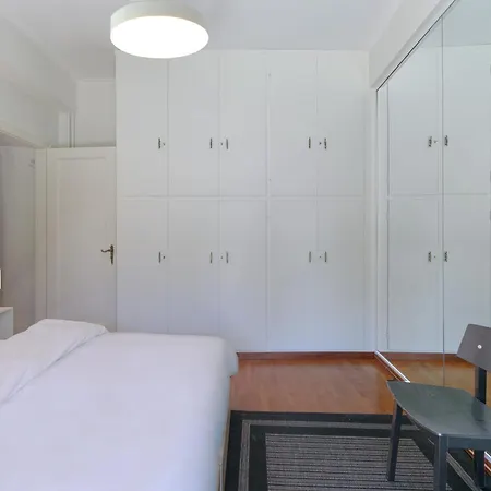 דירה Chic Renovated Hideaway In Vibrant Square