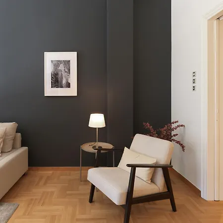 דירה Chic Renovated Hideaway In Vibrant Square אתונה