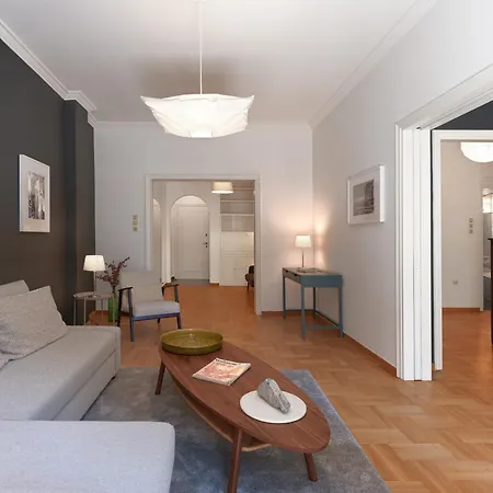 דירה Chic Renovated Hideaway In Vibrant Square *