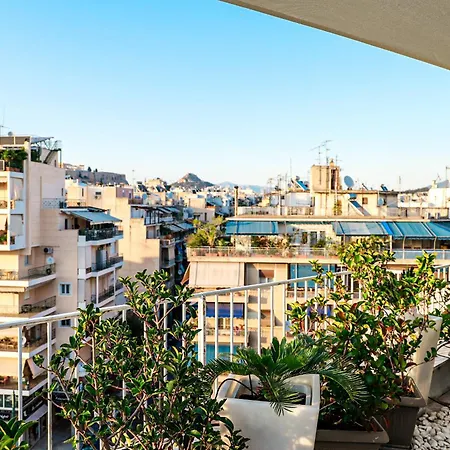 Apartment Bachelor Penthouse With Roof Garden Access, 15 M Walk To Acropolis *