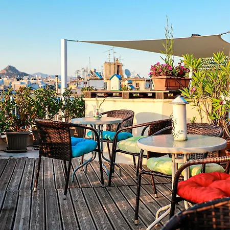 Bachelor Penthouse With Roof Garden Access, 15 M Walk To Acropolis Athens