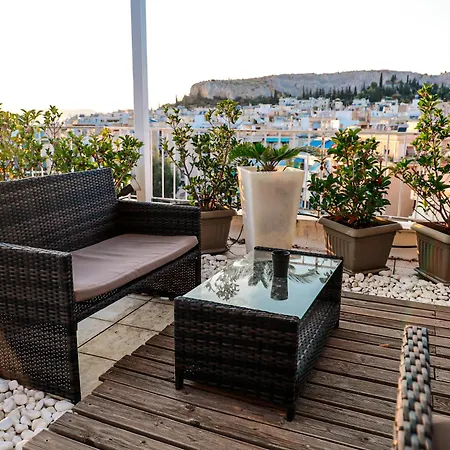 Apartment Bachelor Penthouse With Roof Garden Access, 15 M Walk To Acropolis