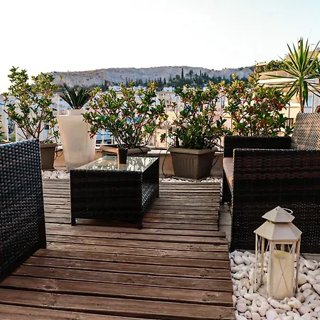 Bachelor Penthouse With Roof Garden Access, 15 M Walk To Acropolis Athens